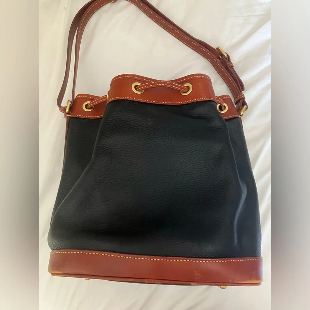 Dooney & Bourke Black and Brown Bucket Bag with Timeless Elegance - Picture 11 of 11